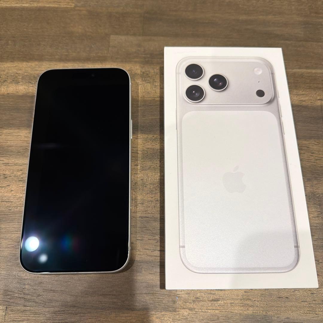 【美品】iPhone17promax 256GB シルバー