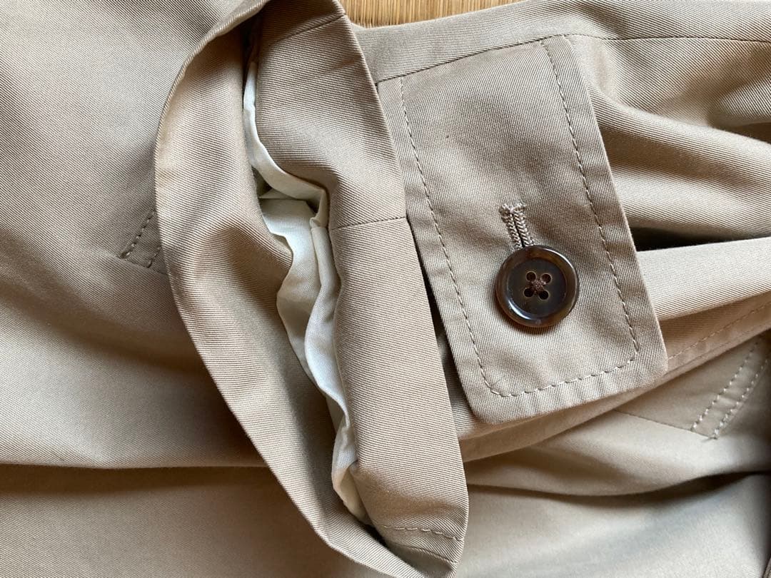 アタラクシア　トップコート　ベージュ トレンチコート マドリガル