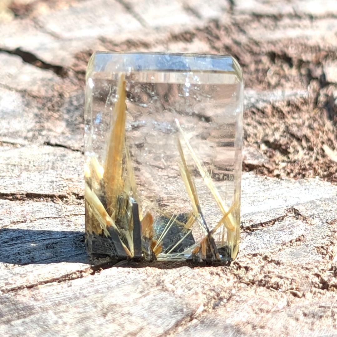 一点物 太陽放射ルチル 磨き原石 スクエアルース お財布サイズ 金運のお守り