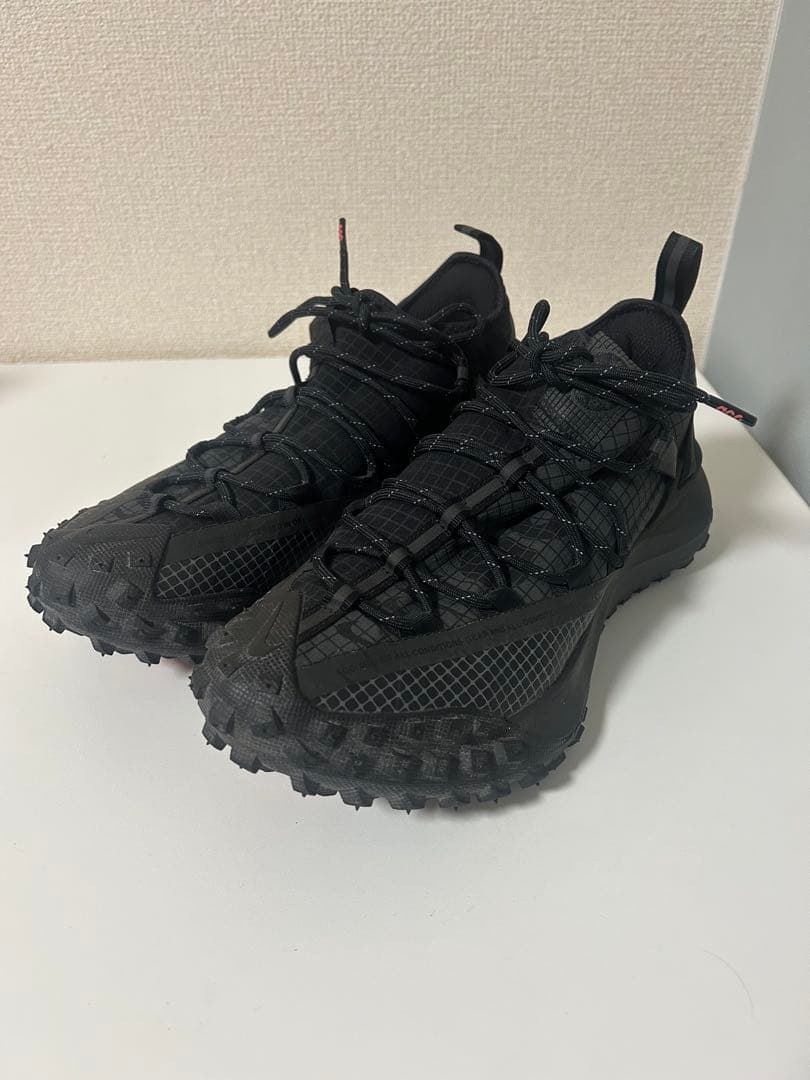 【極美品】ナイキ ACG マウンテン フライ LOW スニーカー ブラック