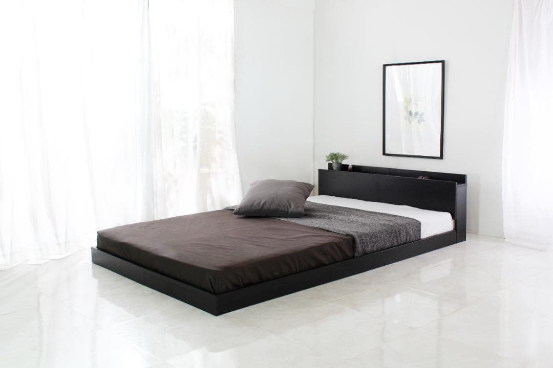 【ブラック　シングルとセミダブル】便利な宮付きのフロアベッド＜フレームのみ＞