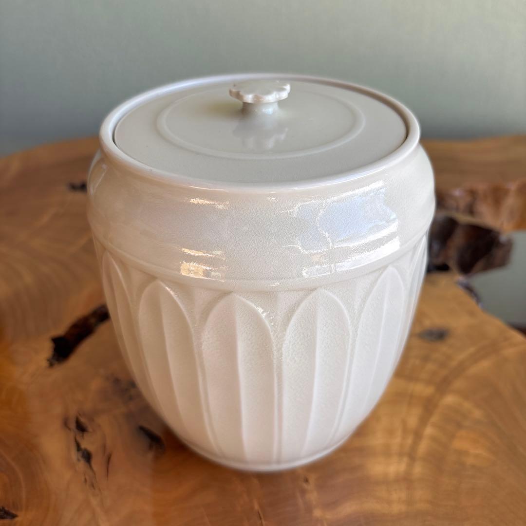 牙黄磁 しのぎ共蓋水指 加藤渓山作 茶道具 共箱