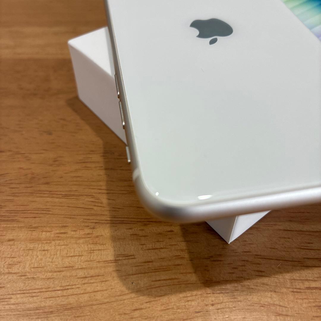 iPhone SE3/スターライト/64GB/美品