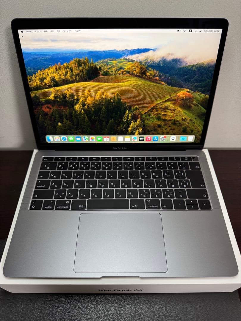 MacBook Air 2019、13インチ、スペースグレイ。