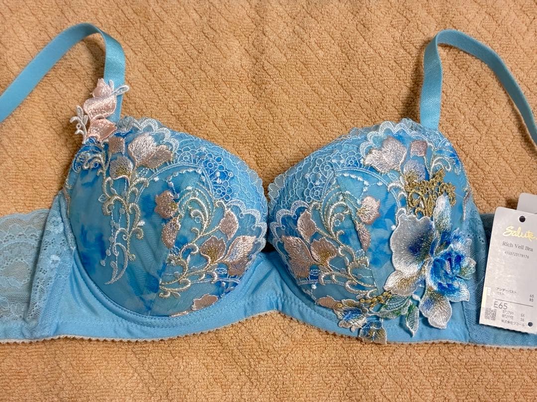 サルート ブラジャーショーツセット E65 タグ付き