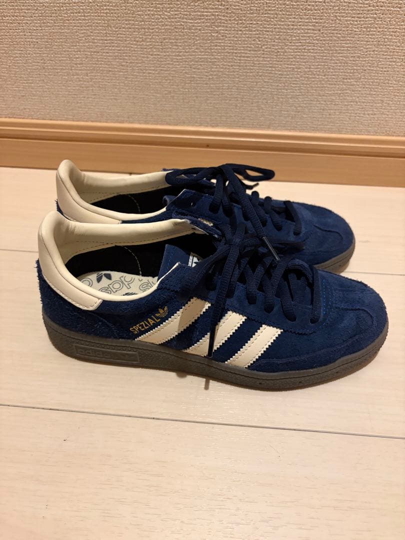 adidasアディダスspezialスペツィアル23.5cm