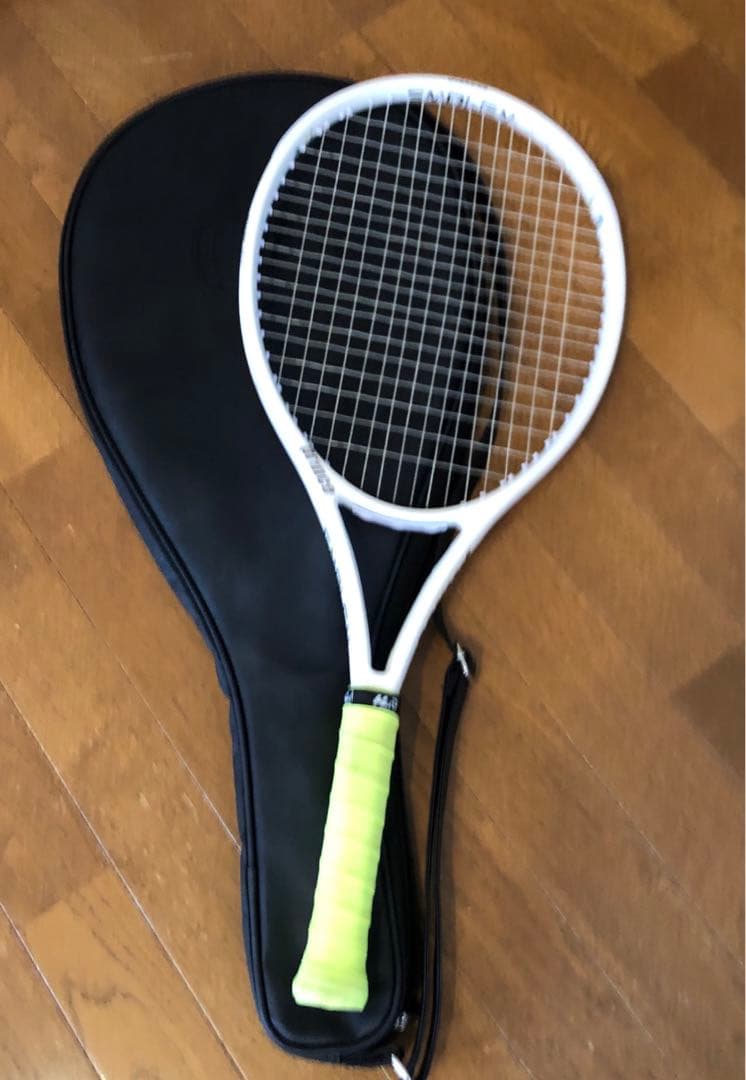 現行モデル EMBLEM 110 テニスラケット
