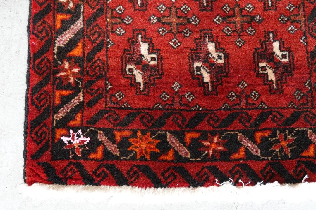 ✦vintage rug✦117cm×65cm　ペルシャ絨毯　バルーチ　ギュル