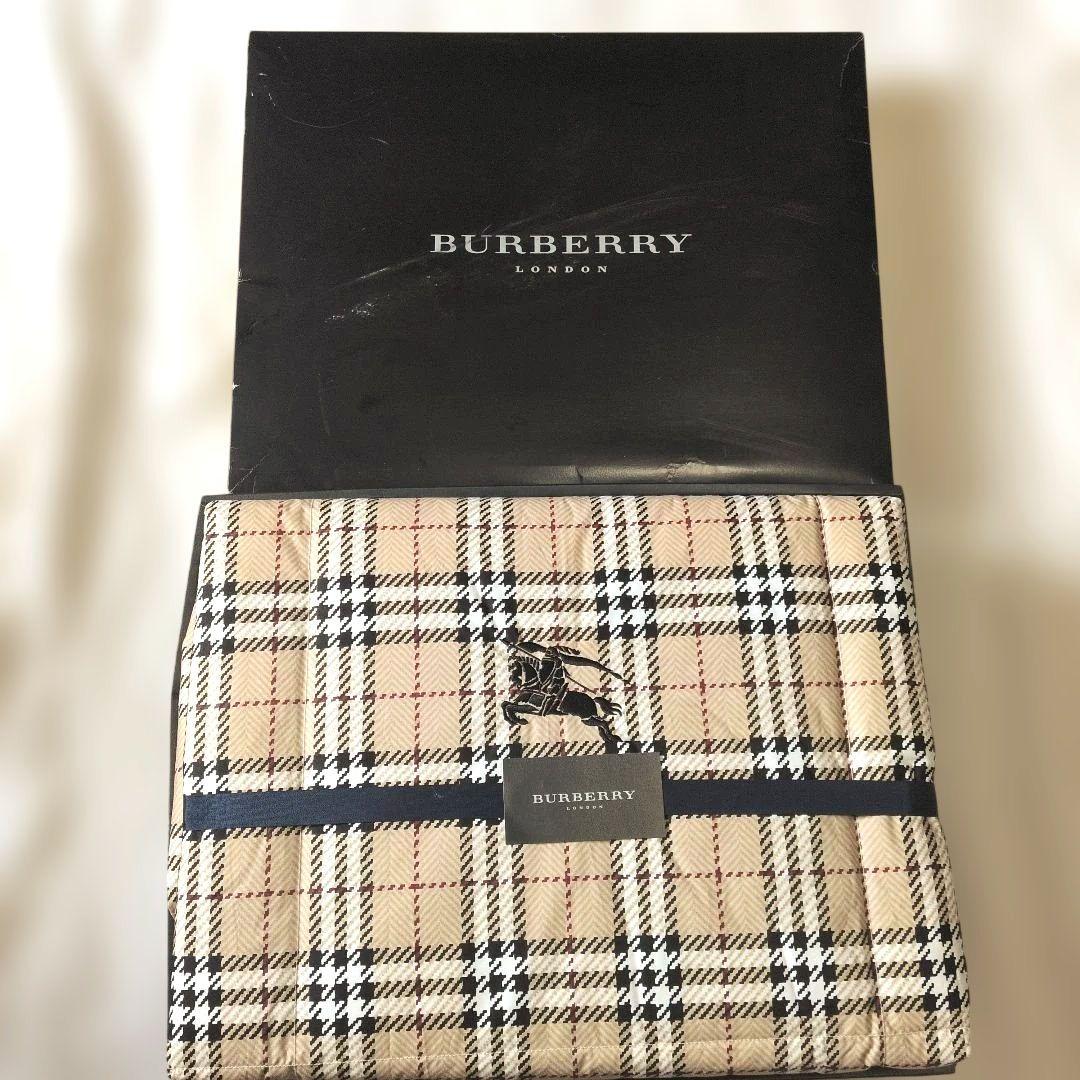 【新品】BURBERRY ノバチェック羽毛肌掛け布団　ベージュ
