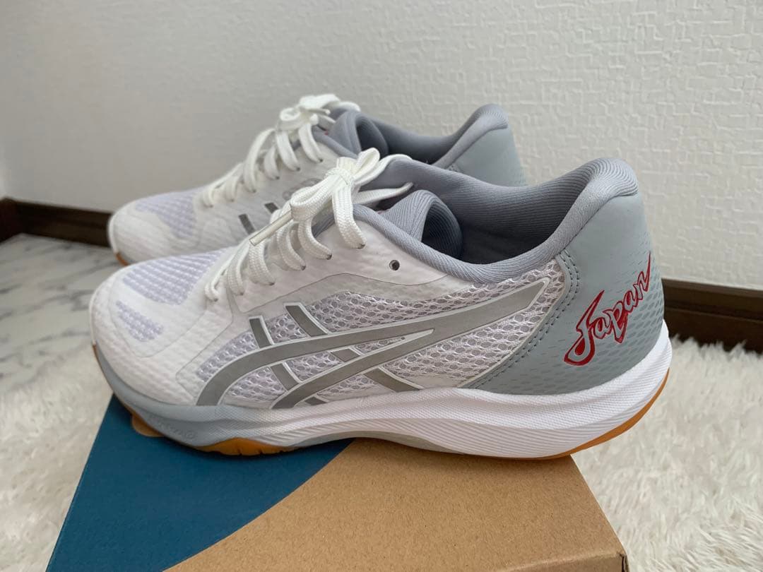 新品　asics バレーボールシューズ ローテジャパンライト 23.5cm